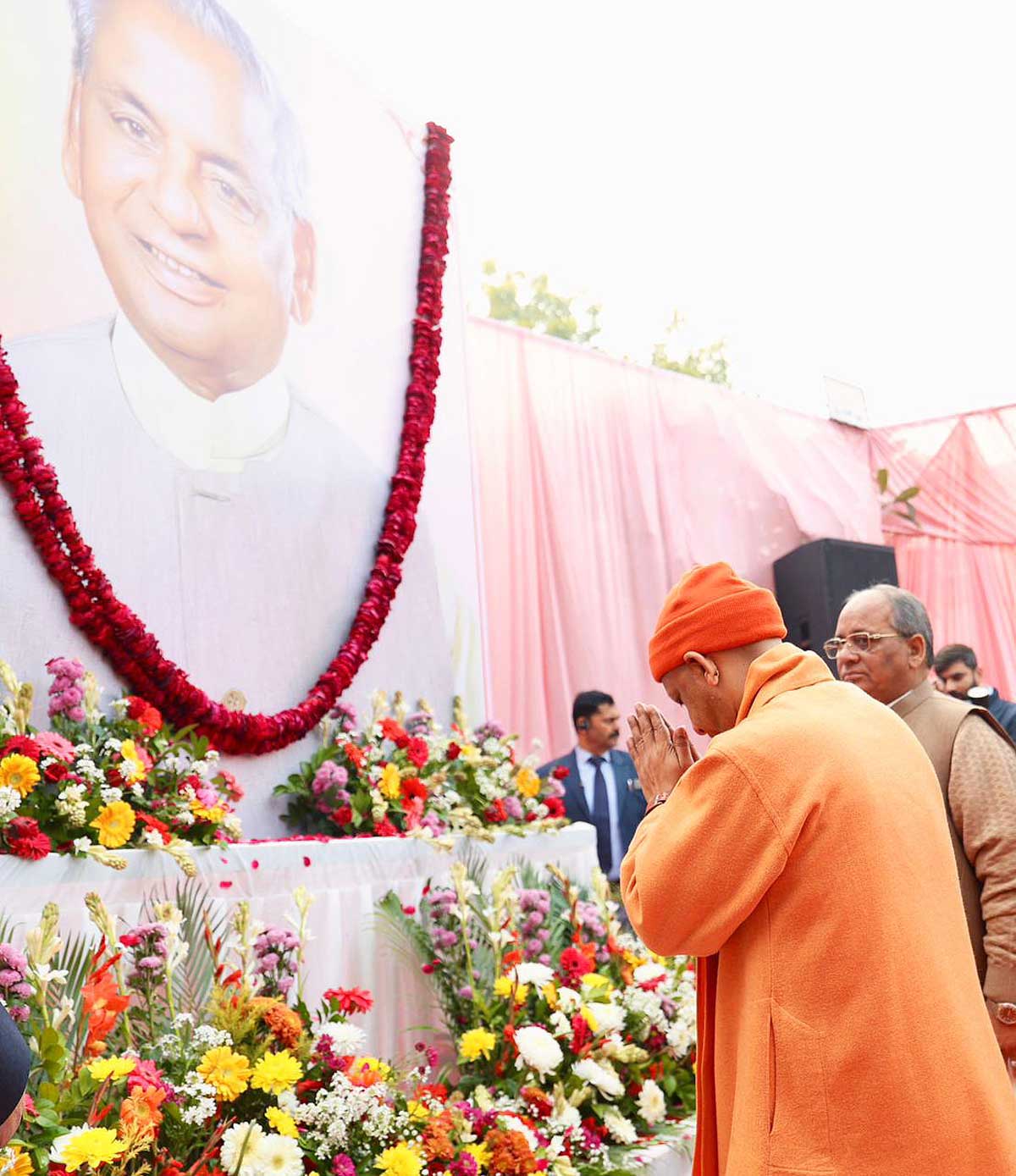 Yogi paid tribute to Kalyan Singh