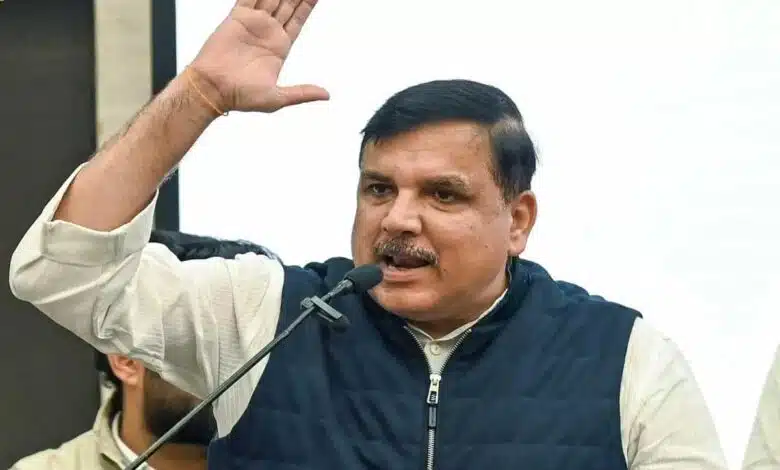 Sanjay Singh attacks the Govnt over the privatization of Dabolim Airport