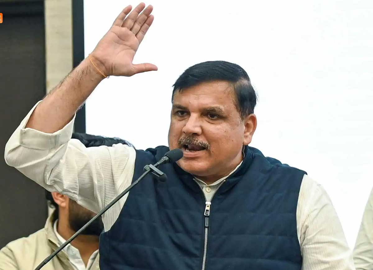 Sanjay Singh attacks the Govnt over the privatization of Dabolim Airport