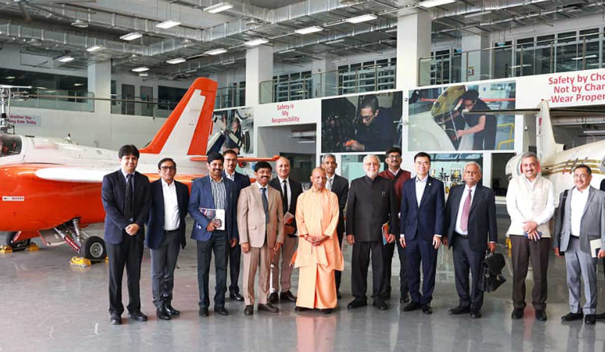 Yogi Adityanath meets Temasek in Singapore