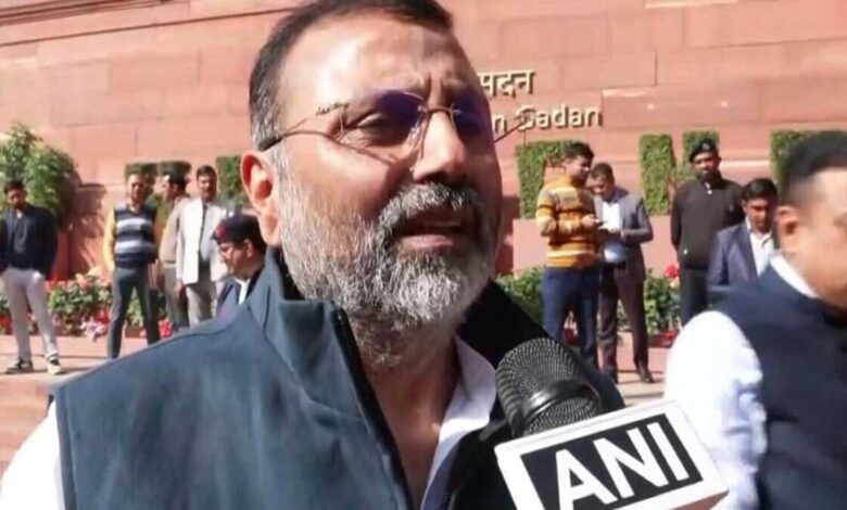 nishikant dubey moves motion against rahul gandhi