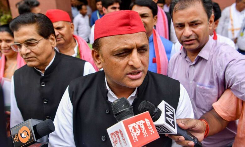 Akhilesh Yadav on President's program venue controversy