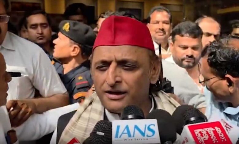 Akhilesh Yadav's sharp questions on women's reservation
