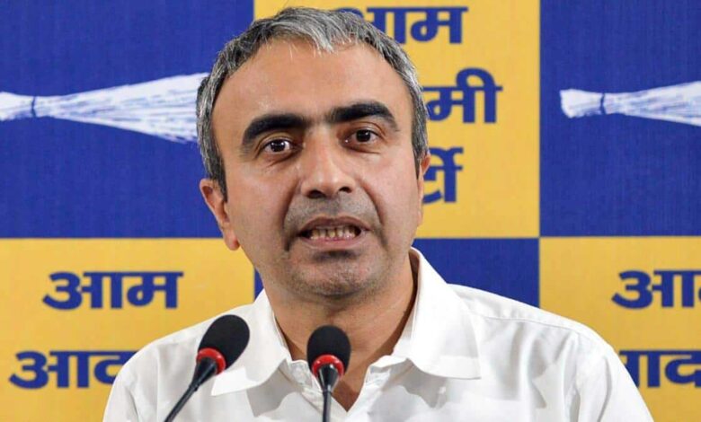 Claims of AAP's growing strength in Gujarat