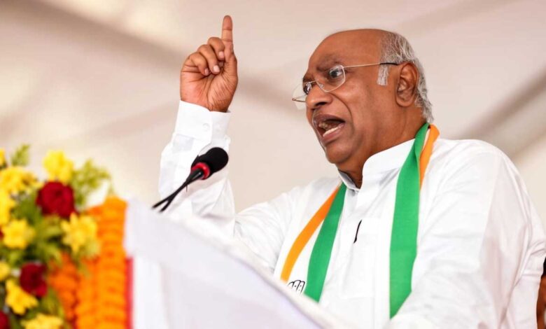 Congress President Mallikarjun Kharge's big blast in Cooch Behar!