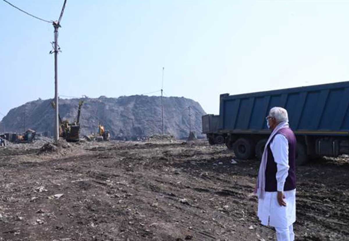 Manohar Lal inspected the Bhalswa dumpsite
