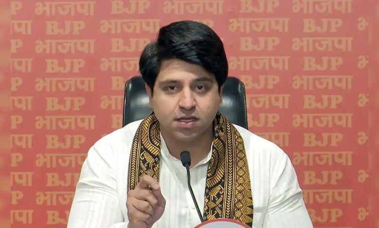 BJP calls Congress "confused"
