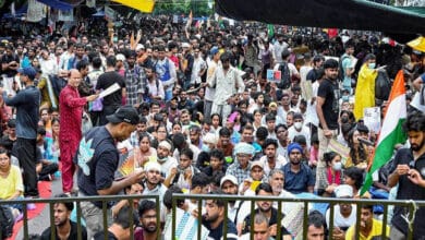 According to the Delhi Police 130 youths and 65 students were injured