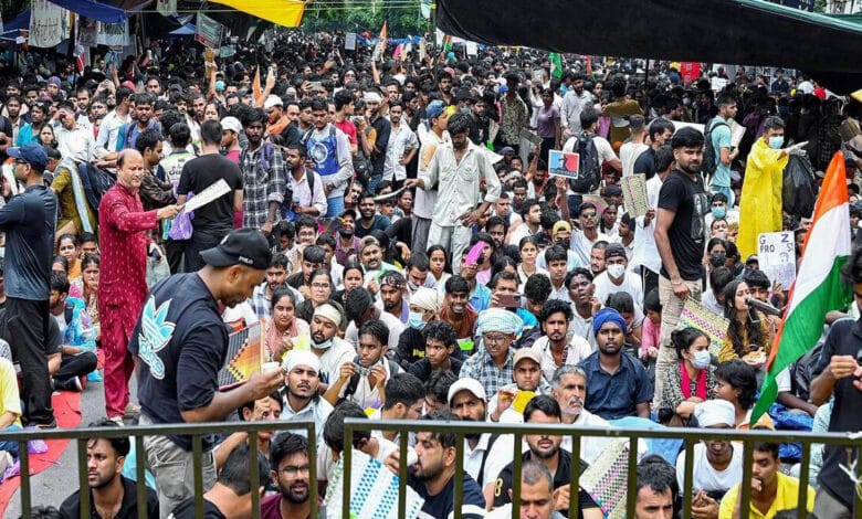 According to the Delhi Police 130 youths and 65 students were injured