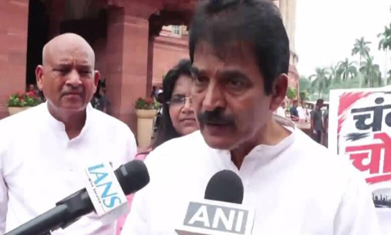 KC Venugopal Sought a response from the government regarding the alleged police action against student supporters