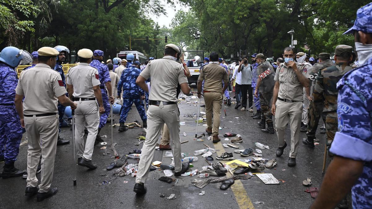 Lok Kalyan Marg Protest Delhi Police Detained Several Congress Leaders, Party Stands in Support of Students