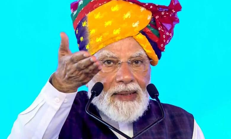PM Modi appealed for support for handloom weavers and expressed concern over single use plastic