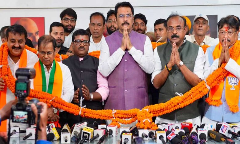 Several leaders of Jan Suraj Party joined BJP