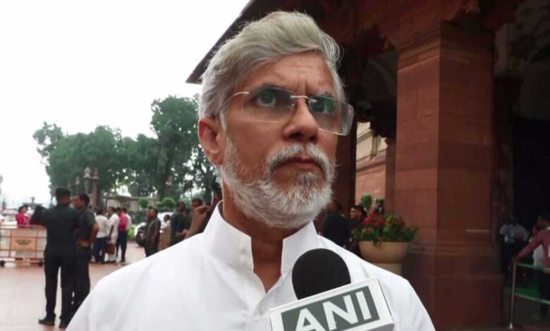 Pawan Khera hit back at Pralhad Joshi