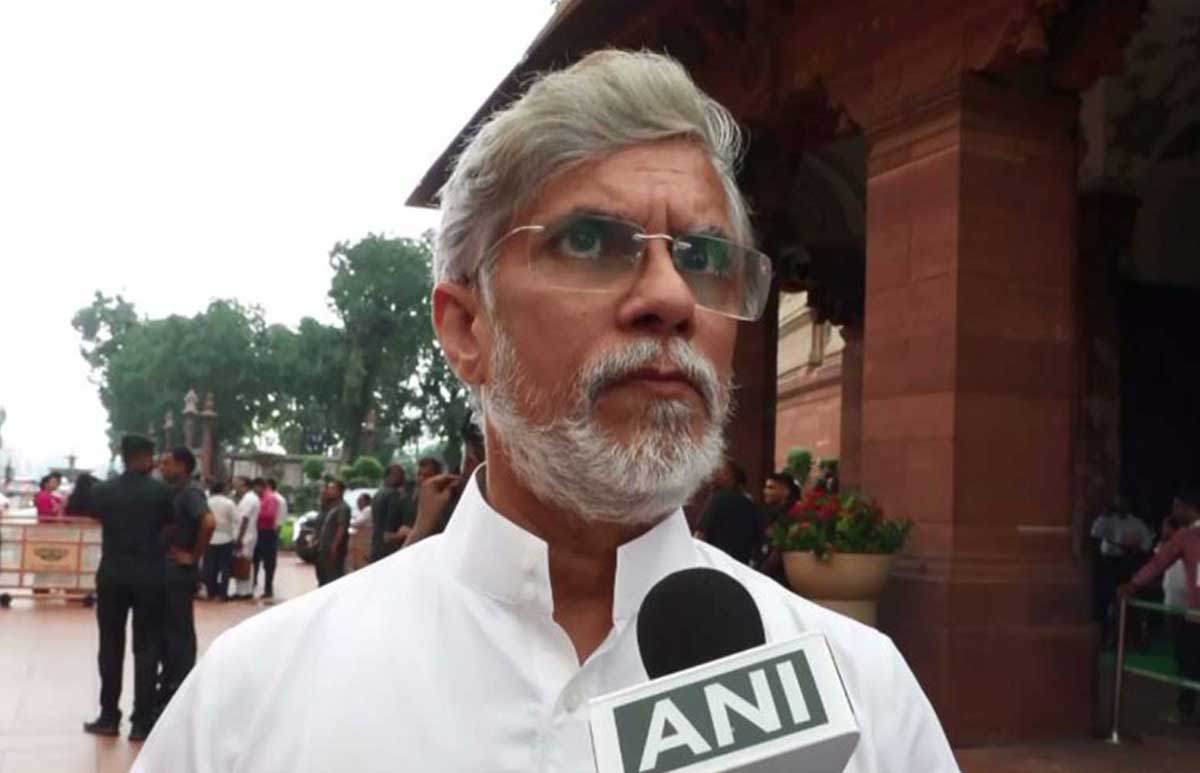 Pawan Khera hit back at Pralhad Joshi