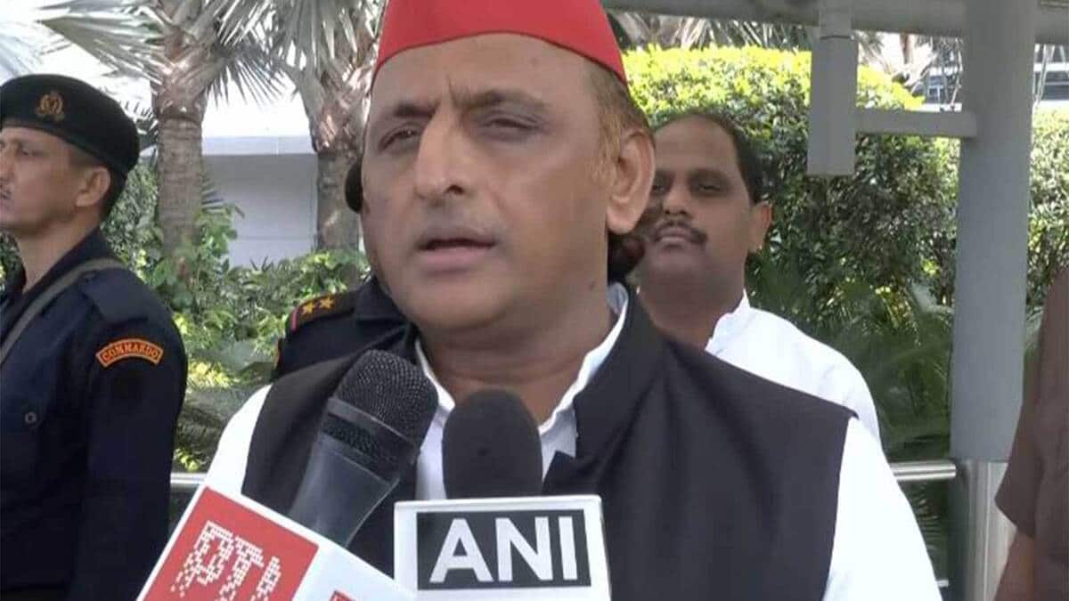 Akhilesh Yadav questions the central government on the FCRA Bill Why is there no curb on Indian funds flowing abroad