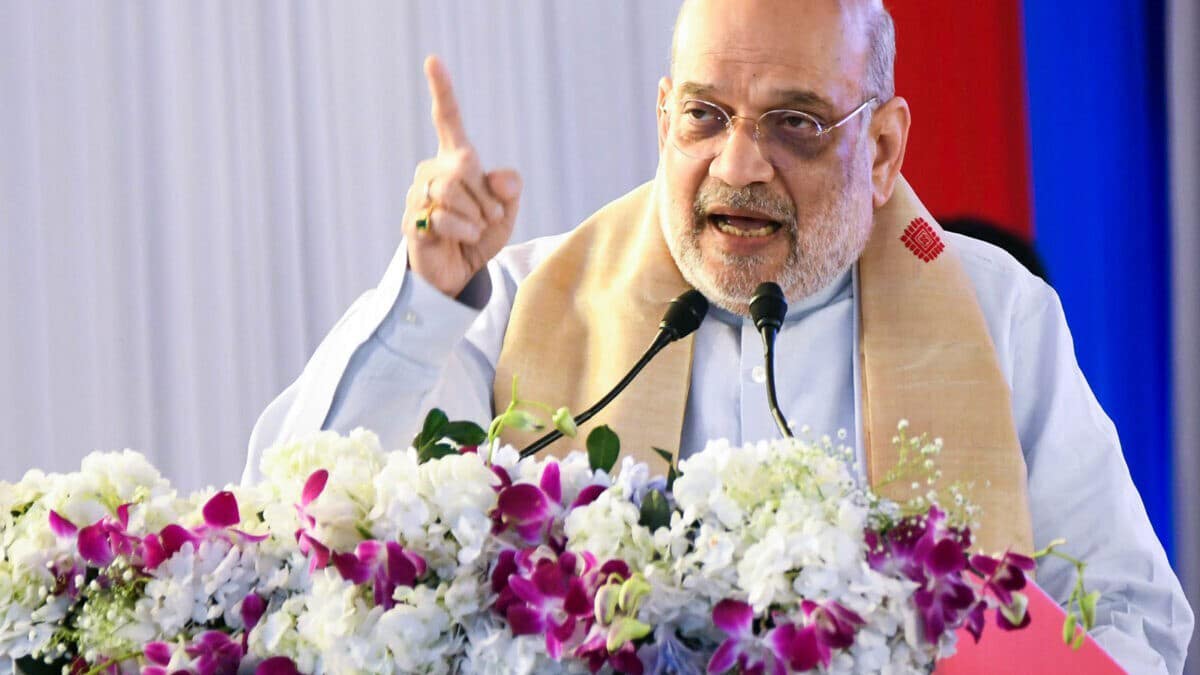 Amit Shah conferred the Lokmanya Tilak National Award upon NSA Ajit Doval