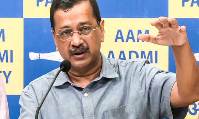 Arvind Kejriwal paid tribute to former Prime Minister Atal Bihari Vajpayee he paid his respects on his eighth death anniversary