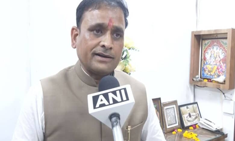 Ashutosh Tiwari takes the lead in the Datia by election expresses confidence in victory