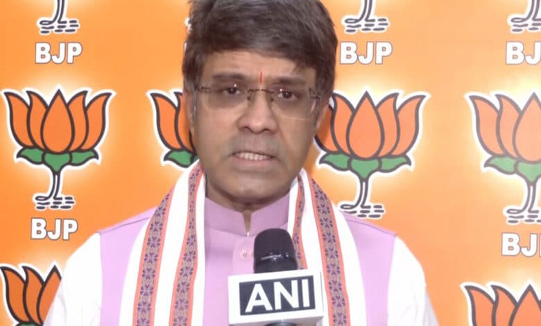 CR Kesavan attacks Rahul Gandhi questions protests in Parliament