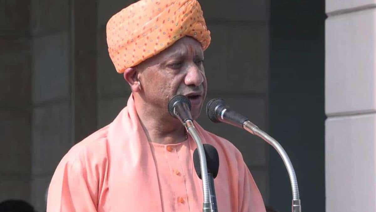 “Every citizen should make an equal contribution Yogi Adityanath urged the nation to uphold its national duty on the 80th Independence Day.