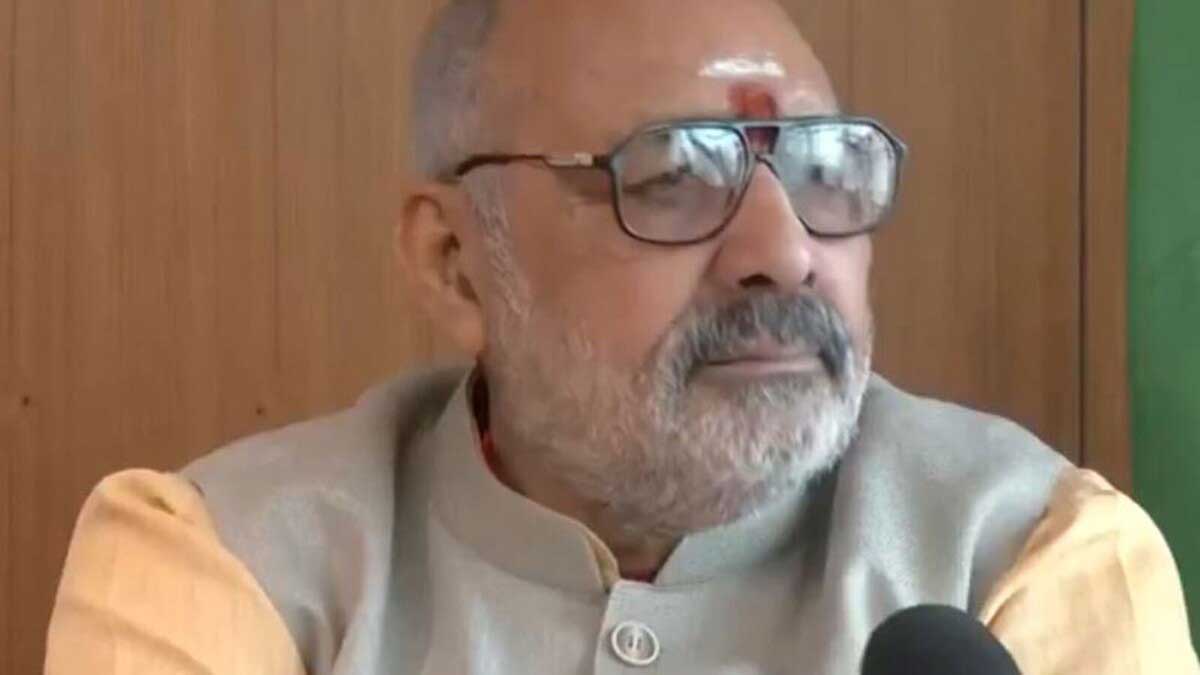 Commenting on the Vande Mataram controversy Giriraj Singh said of the Congress The party has turned into the Muslim League