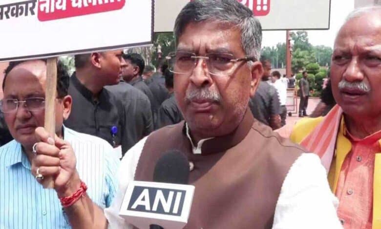 Jharkhand BJP Chief challenges Rahul Gandhi to protest outside the CM residence
