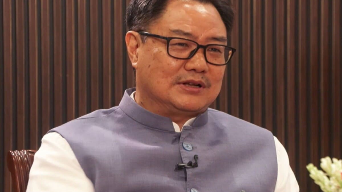 Abhijeet Dipke को लेकर Kiren Rijiju ने पूछा सवाल, “AAP Worker से Student कैसे बने?”