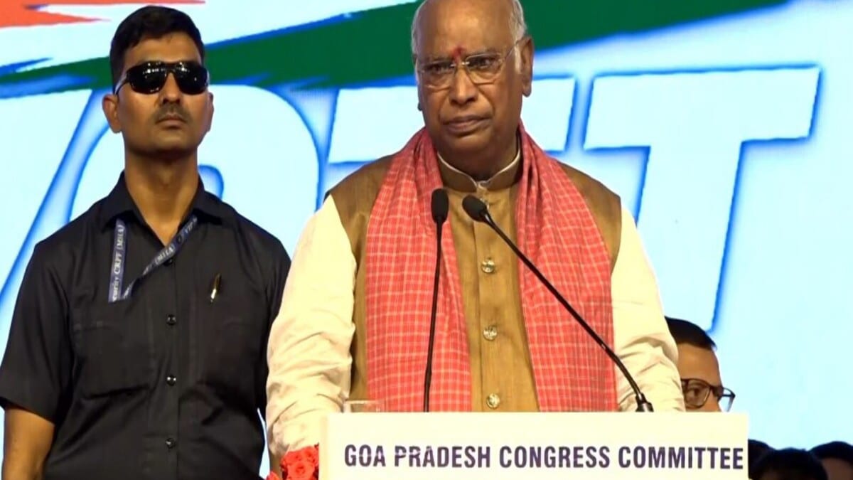 Mallikarjun Kharge का Amit Shah पर हमला, बोले- “जब मैं MLA बना, तब आप बच्चे थे, हमें देशभक्ति मत सिखाइए”