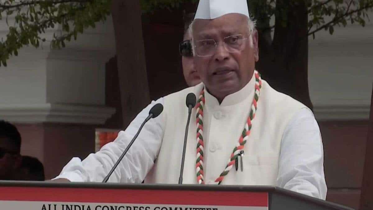 Mallikarjun Kharge attacks BJP, says PM Modi is taking credit for every achievement.