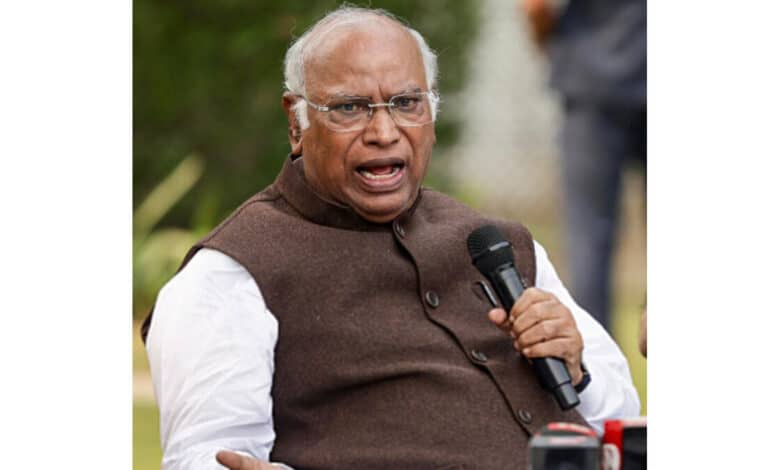 Mallikarjun Kharge clarifies stance on Vande Mataram says Gandhi and Nehru also sang this version