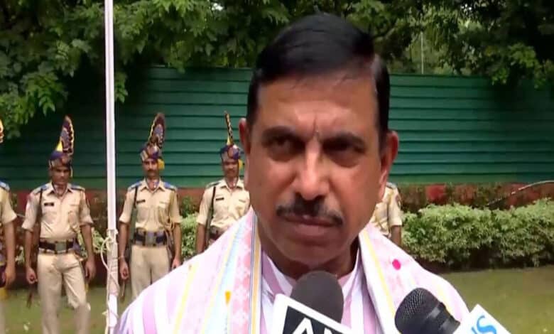Pralhad Joshi commented on Mallikarjun Kharge statement saying The public knows everything