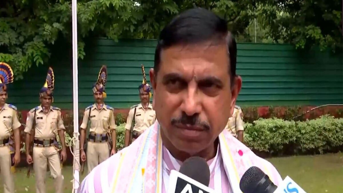 Pralhad Joshi commented on Mallikarjun Kharge statement saying The public knows everything