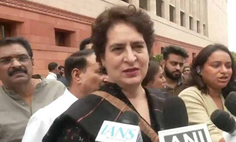 Priyanka Gandhi seeks a response from Amit Shah regarding Rahul Gandhi meeting with students from Jharkhand