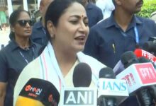 Rekha Gupta critica o Congresso atacando suposto insulto ao Vande Mataram