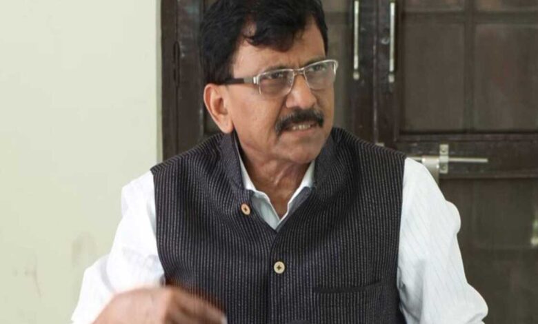 Sanjay Raut targets the government over the Jantar Mantar incident