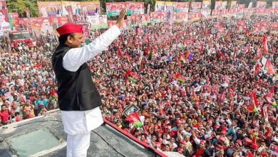 Akhilesh Yadav PDA Rath Draws Huge Crowd