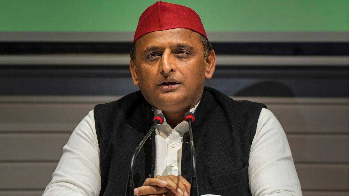 Akhilesh Yadav demanded a better deal for farmers in the expressway project.