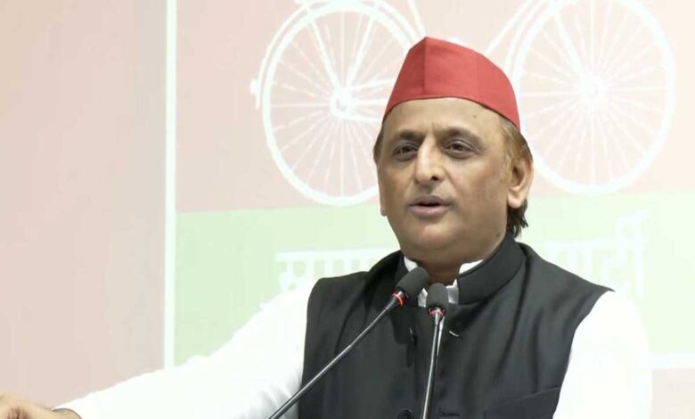 Akhilesh Yadav targeted the BJP over inflation and the depreciation of the rupee