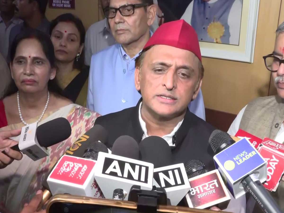 Akhilesh Yadav targets BJP over Saharanpur mosque dispute
