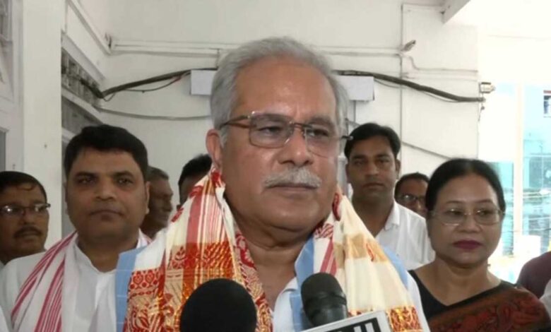 Bhupesh Baghel reminded Himanta about flood relief.