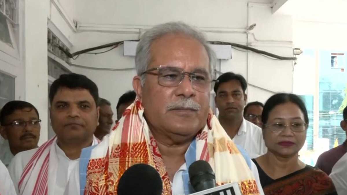 Bhupesh Baghel reminded Himanta about flood relief.