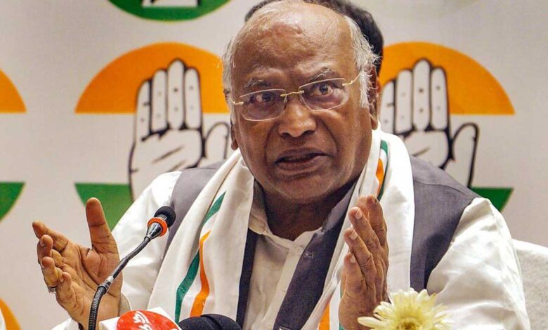Mallikarjun Kharge cornered the Modi government over the UPI fee issue