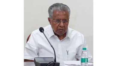Pinarayi Vijayan targeted the CEC and demanded a halt to the SIR.