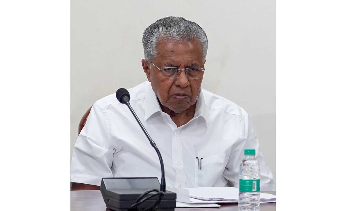 Pinarayi Vijayan targeted the CEC and demanded a halt to the SIR.
