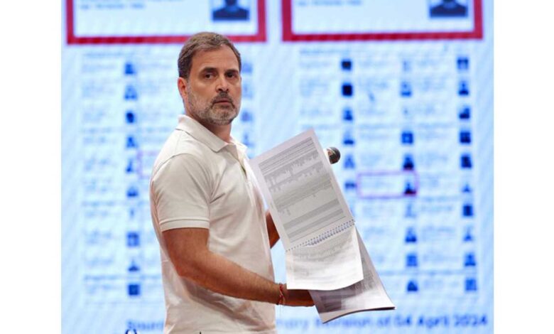 Rahul Gandhi will address the media at 4 PM regarding the Constitution controversy