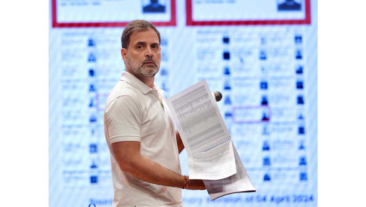 Rahul Gandhi will address the media at 4 PM regarding the Constitution controversy