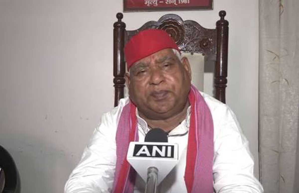 SP and RJD back Rahul Gandhi allegations against the Election Commission