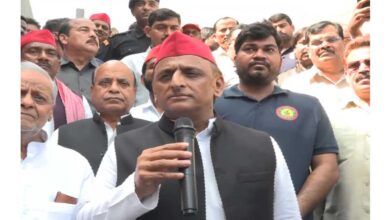 Akhilesh Yadav targeted the Centre over the action taken against protesters in Delhi