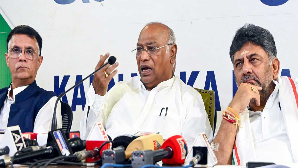 Amid vote theft protests Congress directs its MPs to stay in Delhi